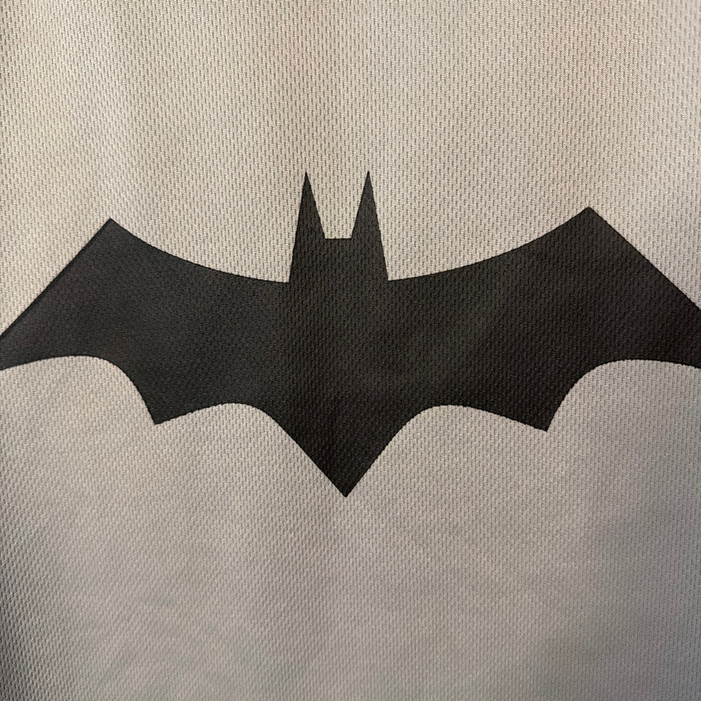Batman DC The Animated Series Bruce Wayne 25 Basketball Jersey Loot Wear Medium - Picture 3 of 7